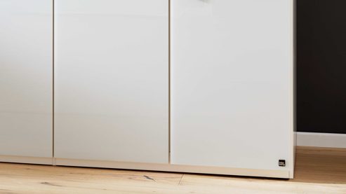 Komplettzimmer Interliving aus Holz in Weiß Interliving Schlafzimmer Serie 1033 – komplettes Schlafzimmer weißes Glas & Holz - vierteilig