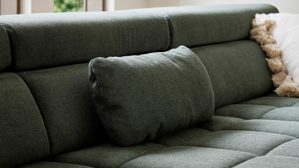 Einzelkissen Interliving aus Stoff in Grün Interliving Sofa Serie 4303 – Nierenkissen moosgrüner Pfotenstoff Cyber - ca. 58 x 25 cm