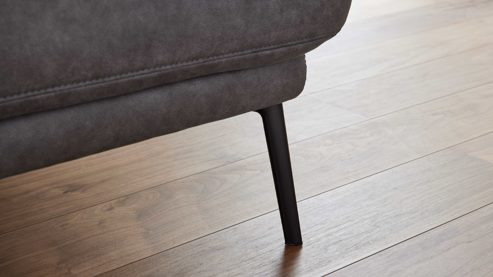 Zweisitzer Interliving aus Stoff in Dunkelgrau Interliving Sofa Serie 4460 - Zweisitzer grauer Bezug Clint & schwarze Metallfüße - Länge ca. 266 cm