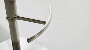 Barstuhl Interliving aus Kunstfaser in Braun Interliving Esszimmer Serie 5122 – Tresenstuhl mit Liftfunktion rostbraune Mikrofaser & gebürsteter Edelstahl