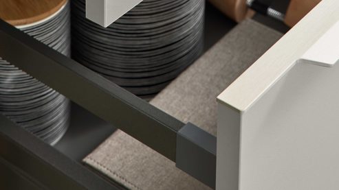 Einbauküche Interliving aus Holz in Grau Interliving Küche Serie 3087 - Hauswirtschaftsraumlösung Platingrau & Eiche Ventura – Stellfläche ca. 190 x 275 cm