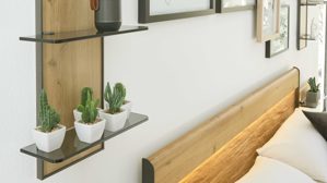 Wandregal Interliving aus Holz in Holzfarben Interliving Schlafzimmer Serie 1027 – Regal 655 Eiche bianco & Rauchglas - ca. 35 x 90 cm