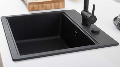 Einbauküche Interliving aus Holz in Beige Interliving Küche Serie 3085 mit SIEMENS Einbaugeräten Sahara & Natureiche – zweizeilig