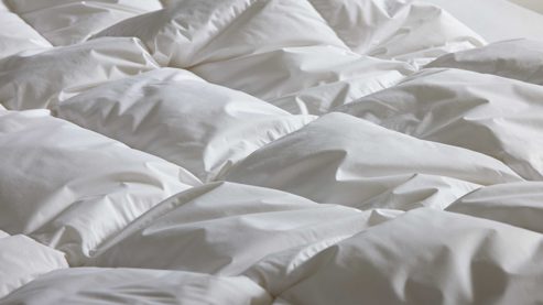 Daunendecke Interliving aus Federn + Daunen in Weiß Interliving Bettdecke Serie 9212 - Daunendecke als Aussenstegdecke warm, ca. 1.000 g Daunen & Federn - ca. 135 x 200 cm