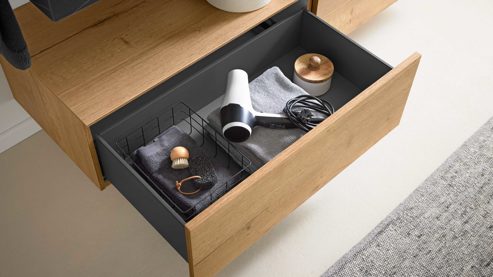 Badmöbel-Set Interliving aus Holz in Schwarz Interliving Bad Serie 3725 – Badmöbel-Set mit Extras Eiche Sierra & Marmor Venato Nero